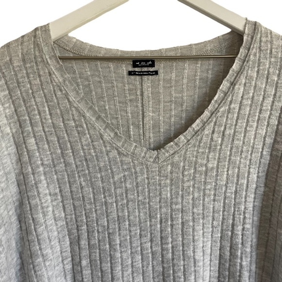 TWO Out From Under Long Sleeve Oversized Soft Tops, Tan & Gray, Size XS - Picture 10 of 14